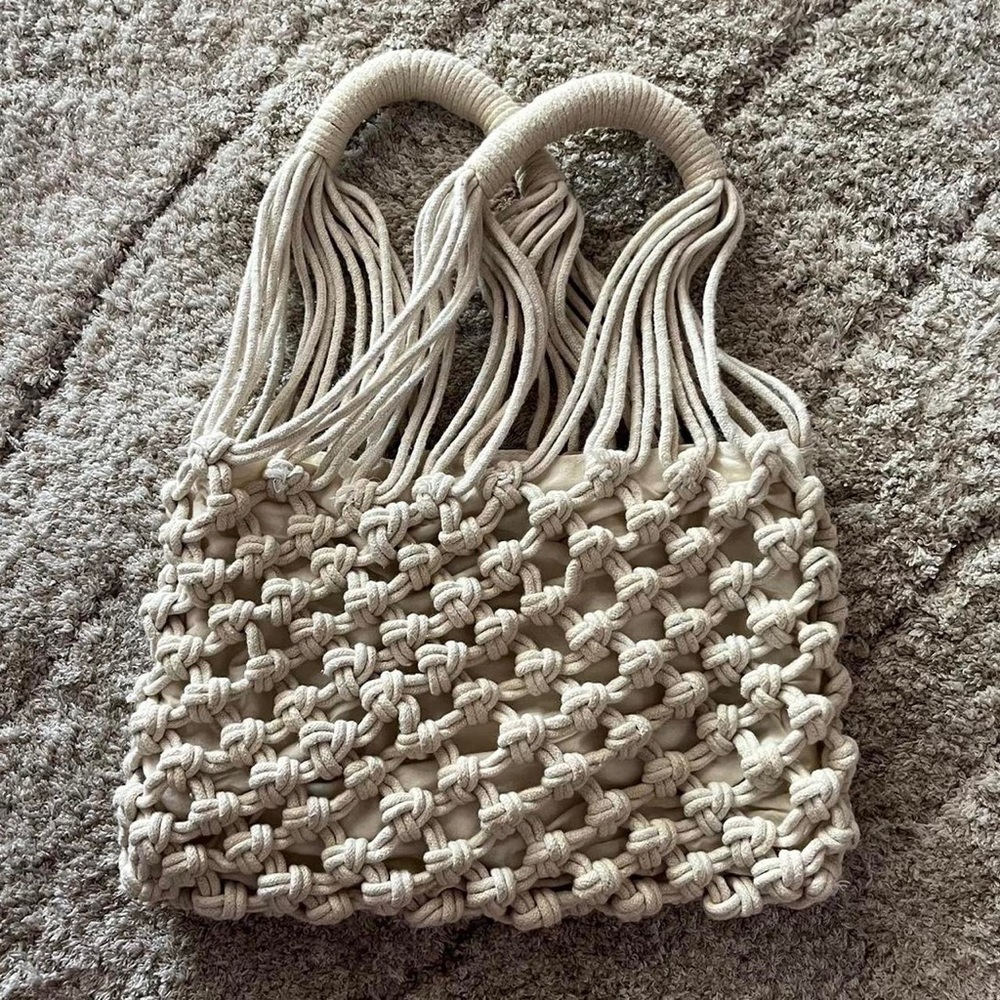 Cream colored woven/macrame style hand bag purse